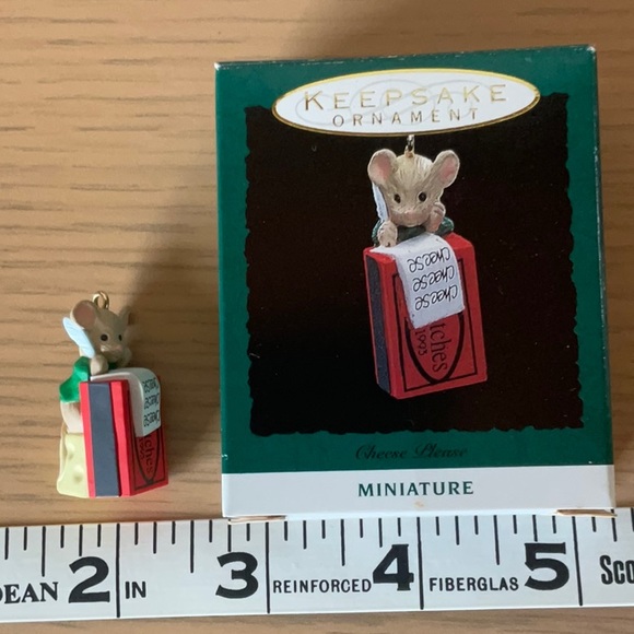 1993 Hallmark Keepsake Ornament Miniature Cheese Please Mouse - Picture 2 of 5